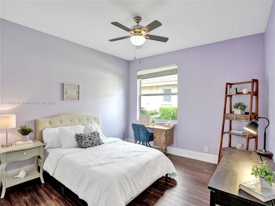 Недавно продано: $1,599,000 (5 спален, 4 ванн, 3437 Квадратных фут)