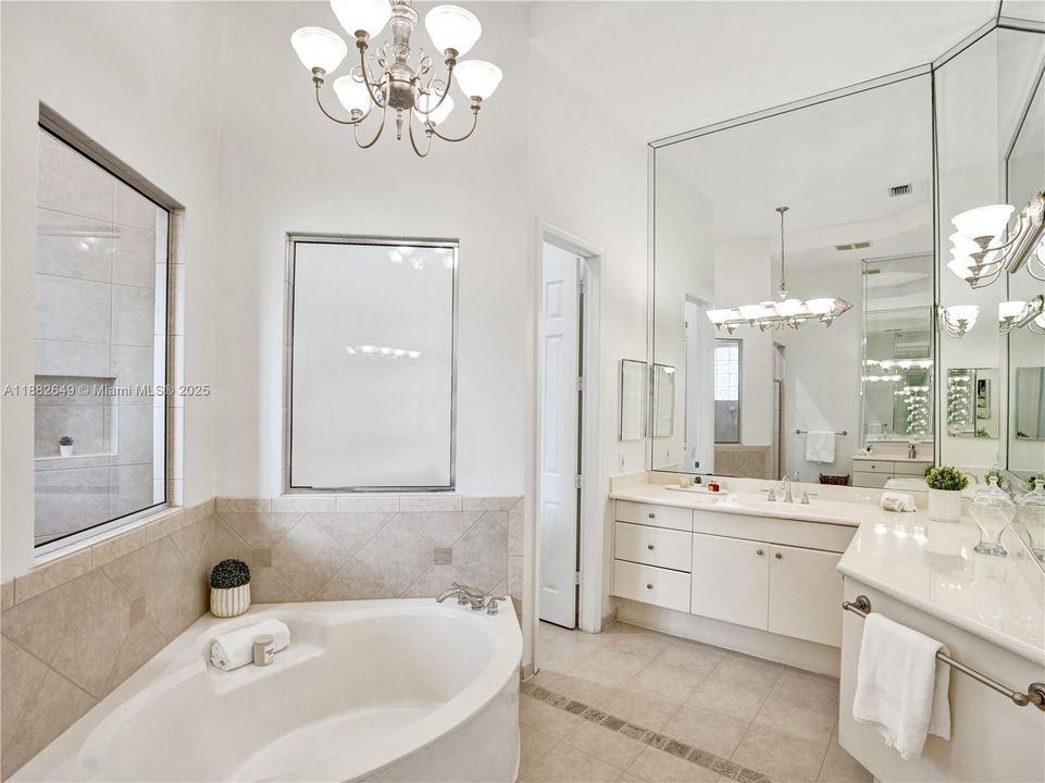 Недавно продано: $1,599,000 (5 спален, 4 ванн, 3437 Квадратных фут)