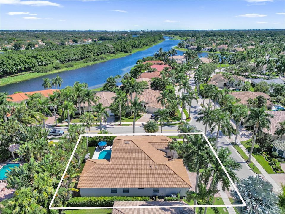 Недавно продано: $1,599,000 (5 спален, 4 ванн, 3437 Квадратных фут)