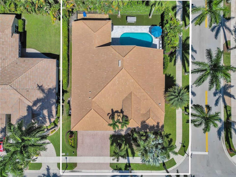 Недавно продано: $1,599,000 (5 спален, 4 ванн, 3437 Квадратных фут)