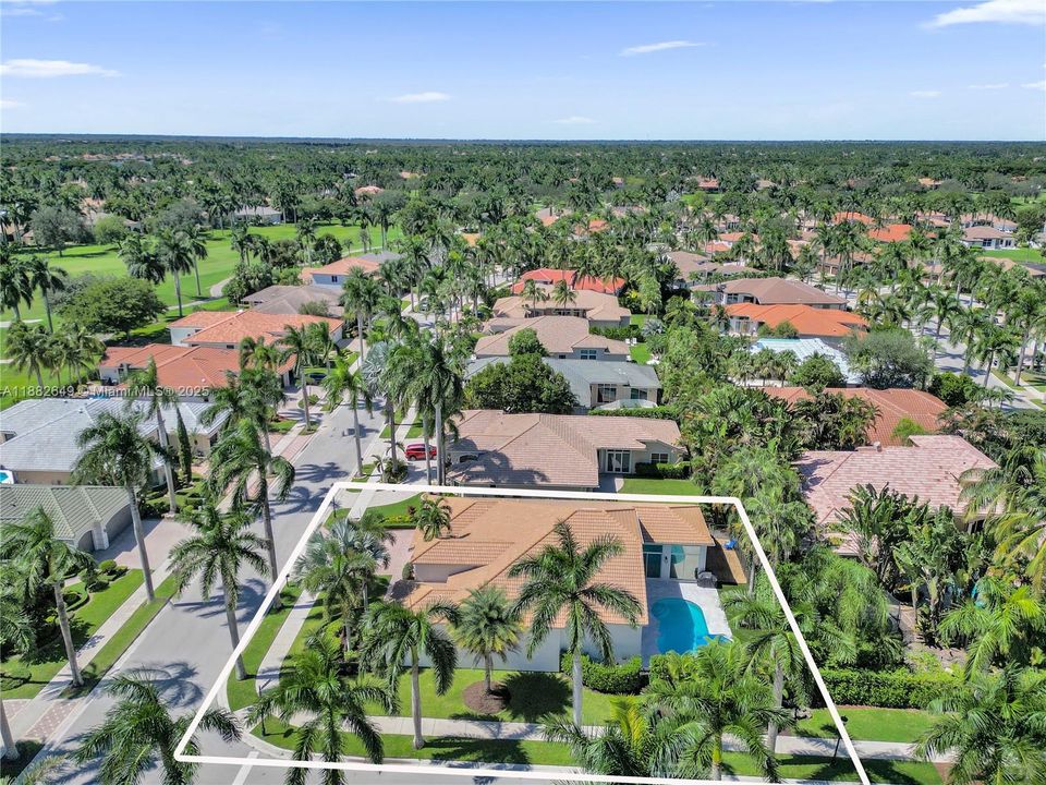 Недавно продано: $1,599,000 (5 спален, 4 ванн, 3437 Квадратных фут)