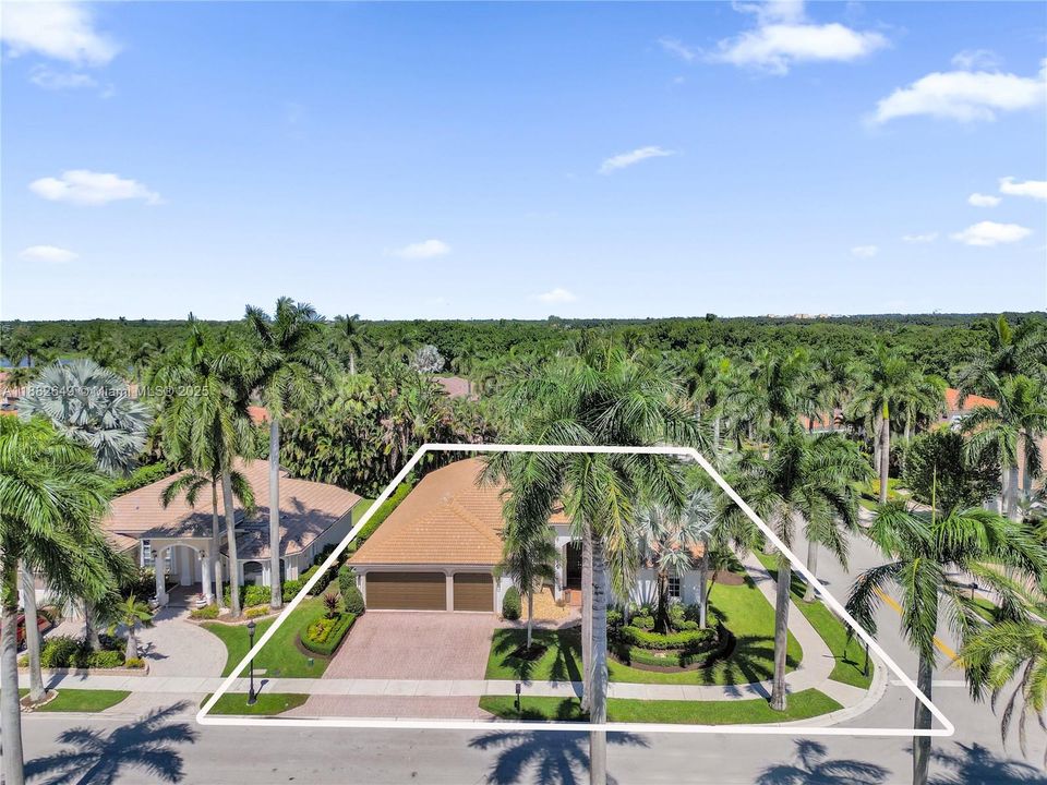 Недавно продано: $1,599,000 (5 спален, 4 ванн, 3437 Квадратных фут)