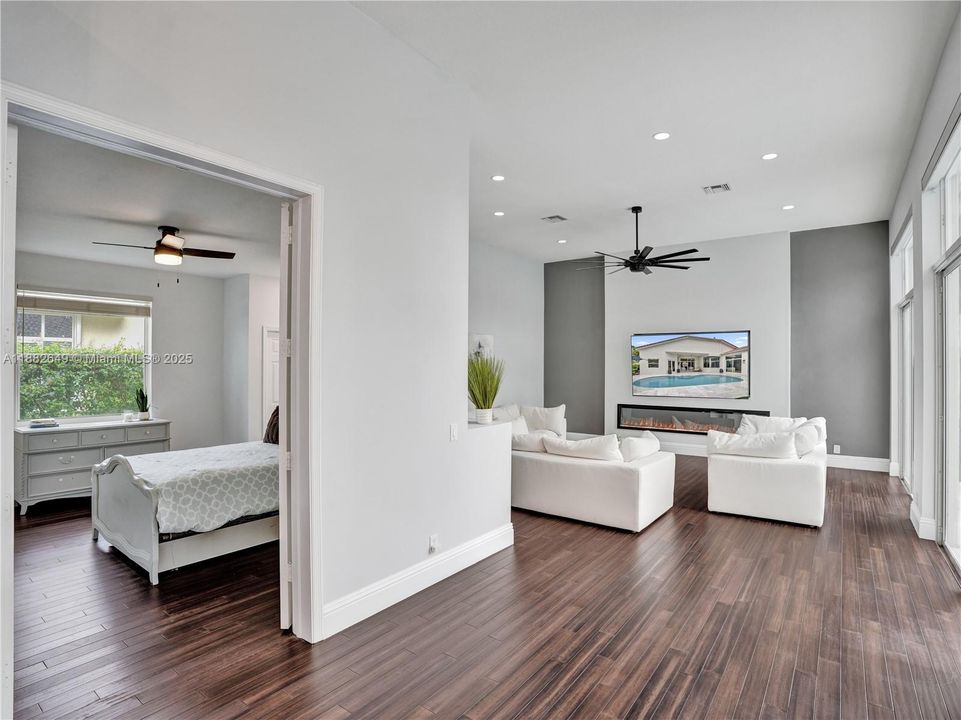 Недавно продано: $1,599,000 (5 спален, 4 ванн, 3437 Квадратных фут)