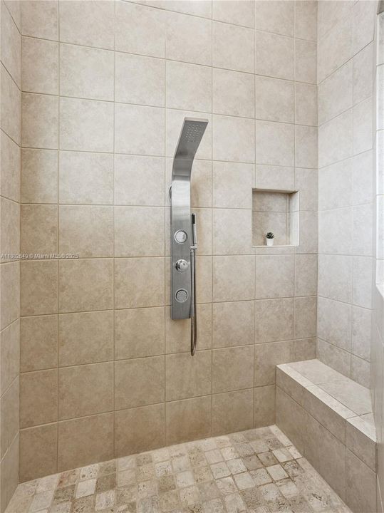 Недавно продано: $1,599,000 (5 спален, 4 ванн, 3437 Квадратных фут)