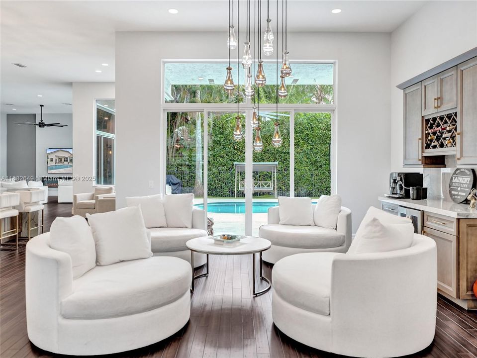 Spacious, light and elegant