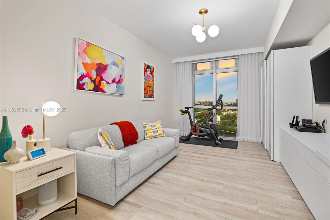 For Sale: $2,050,000 (3 beds, 3 baths, 2390 Square Feet)