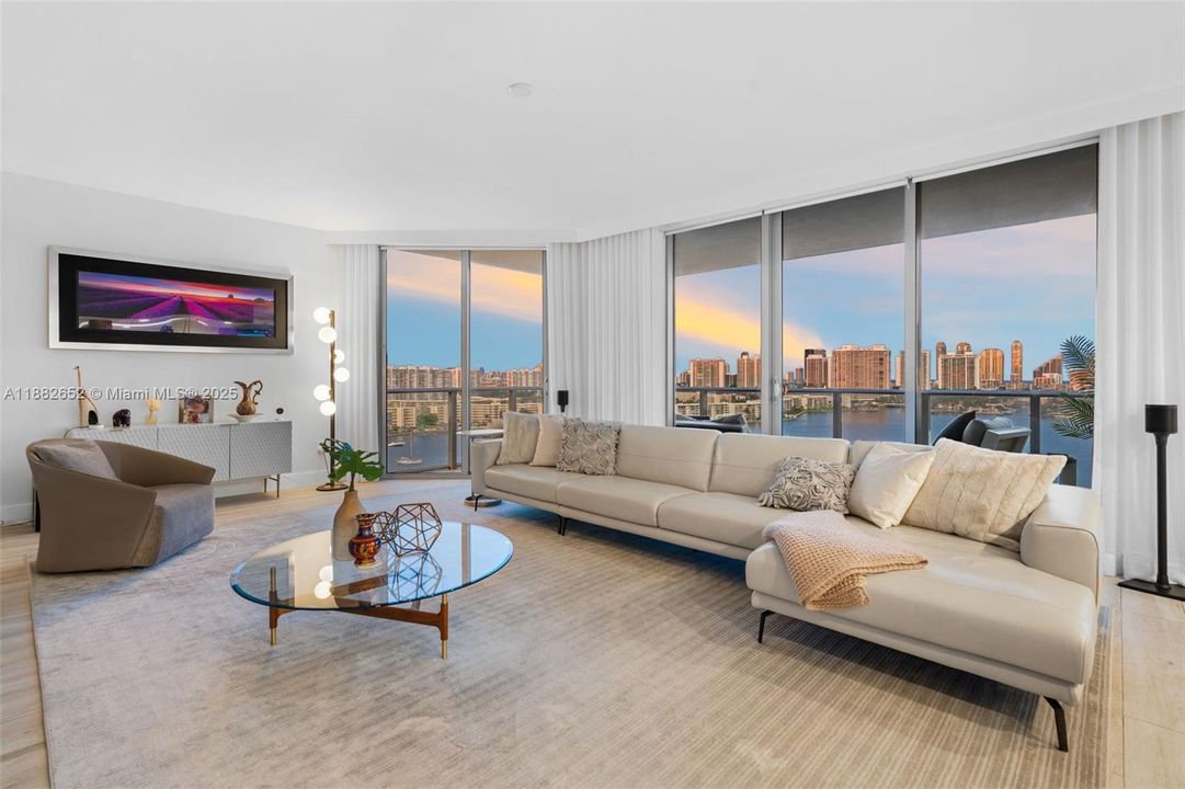 For Sale: $2,050,000 (3 beds, 3 baths, 2390 Square Feet)