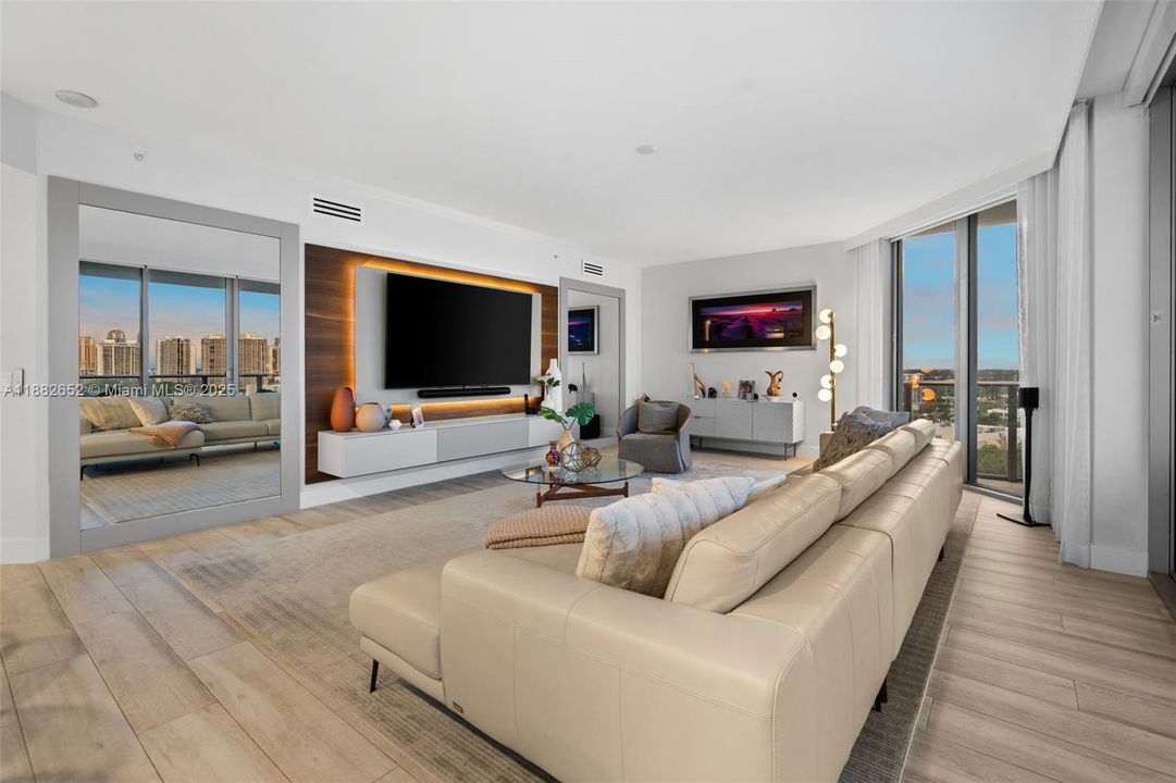 For Sale: $2,050,000 (3 beds, 3 baths, 2390 Square Feet)