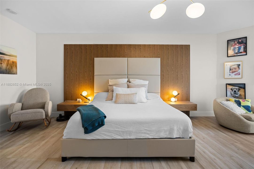 For Sale: $2,050,000 (3 beds, 3 baths, 2390 Square Feet)