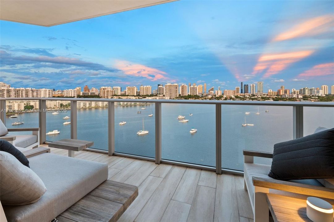 For Sale: $2,050,000 (3 beds, 3 baths, 2390 Square Feet)