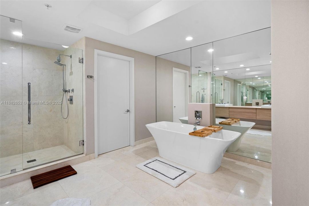 For Sale: $2,050,000 (3 beds, 3 baths, 2390 Square Feet)