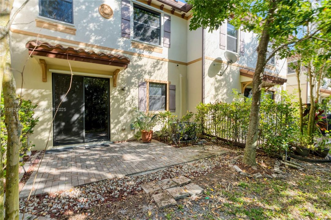 Недавно продано: $459,000 (3 спален, 2 ванн, 1466 Квадратных фут)