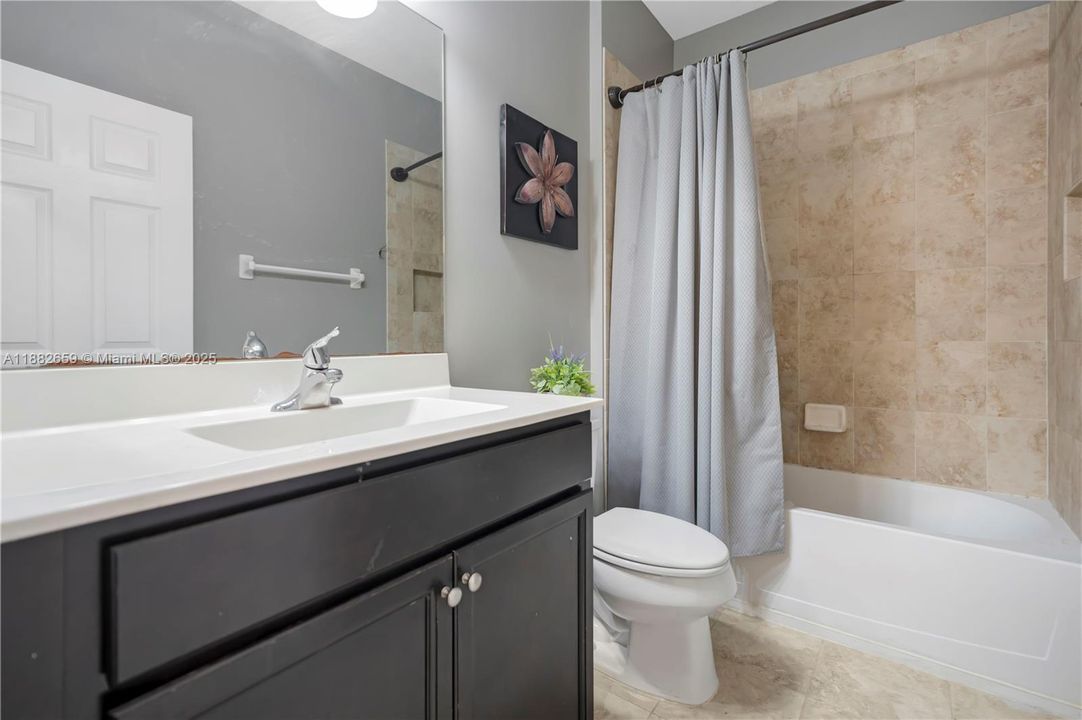 Недавно продано: $459,000 (3 спален, 2 ванн, 1466 Квадратных фут)