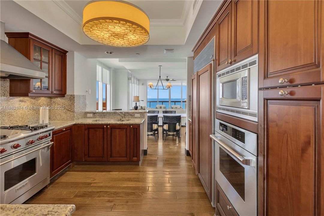 For Sale: $4,500,000 (4 beds, 4 baths, 2736 Square Feet)