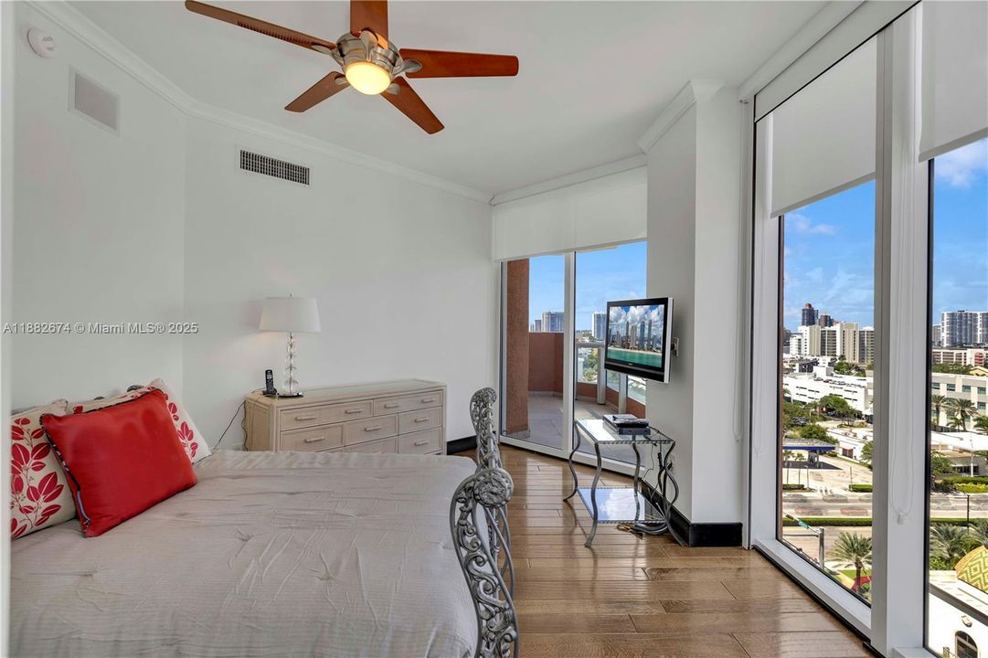 For Sale: $4,500,000 (4 beds, 4 baths, 2736 Square Feet)