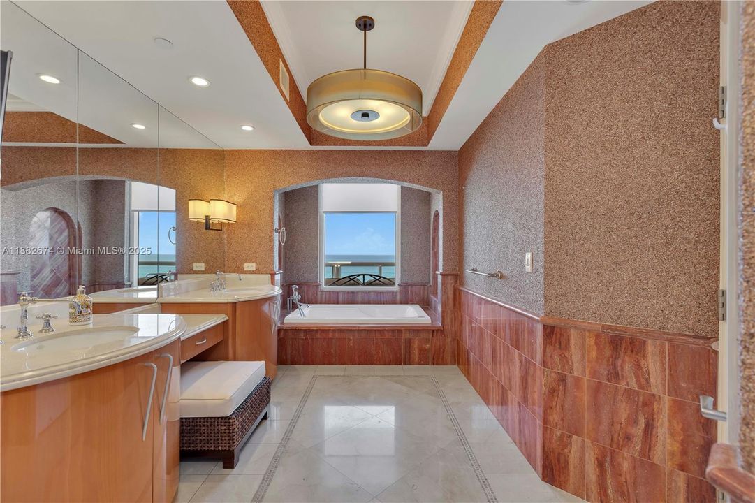 For Sale: $4,500,000 (4 beds, 4 baths, 2736 Square Feet)