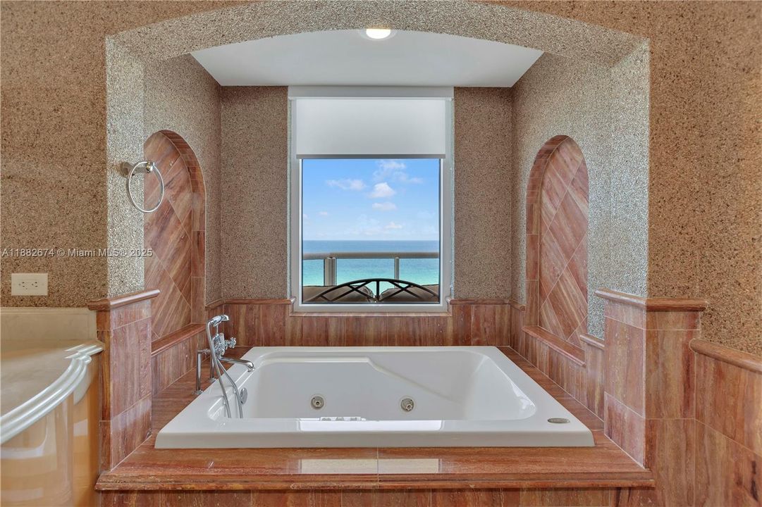 For Sale: $4,500,000 (4 beds, 4 baths, 2736 Square Feet)