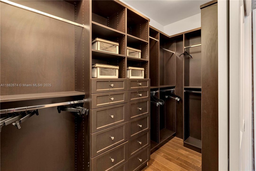 For Sale: $4,500,000 (4 beds, 4 baths, 2736 Square Feet)