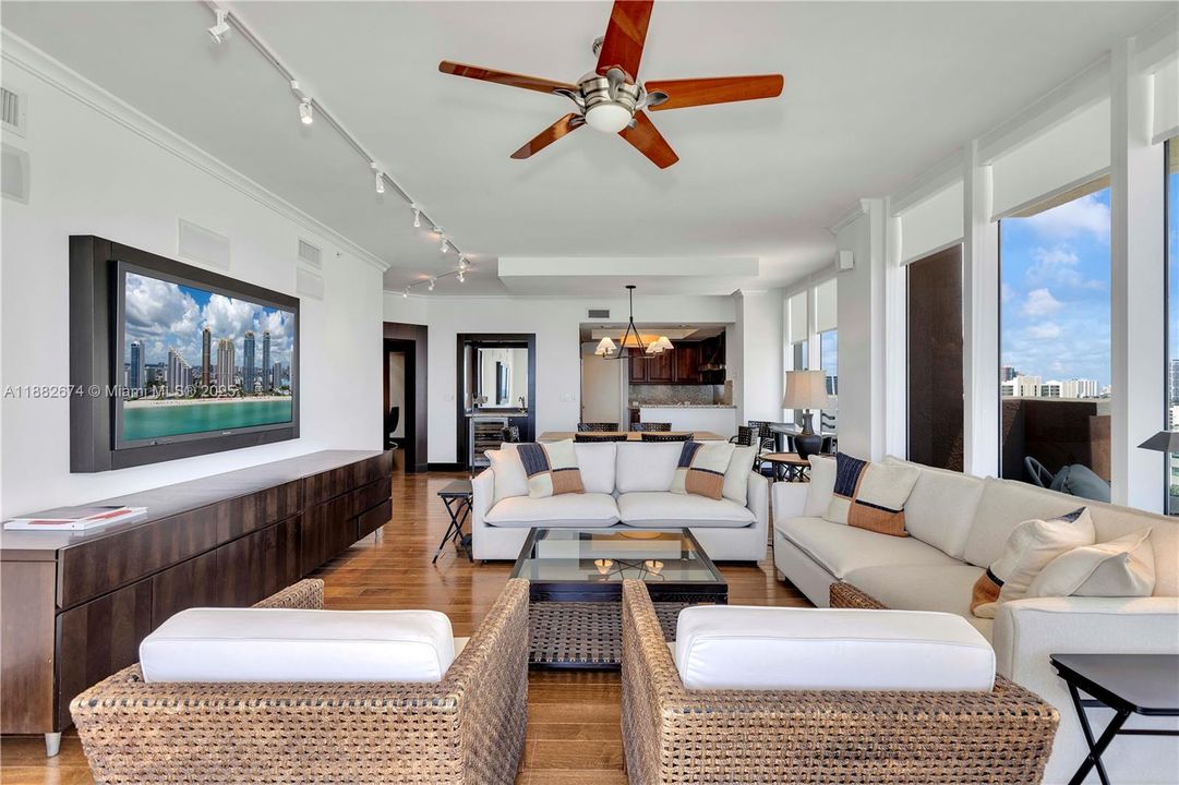 For Sale: $4,500,000 (4 beds, 4 baths, 2736 Square Feet)