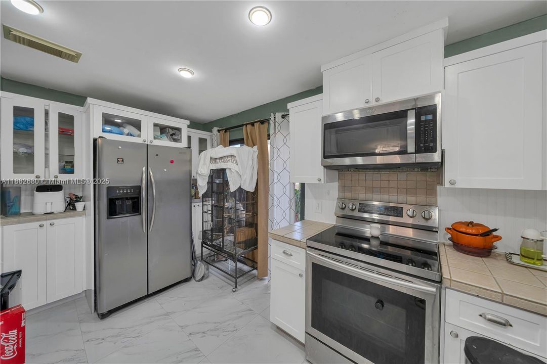 Recientemente alquilado: $3,000 (3 camas, 2 baños, 1560 Pies cuadrados)