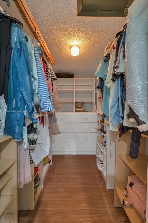 Recientemente alquilado: $3,000 (3 camas, 2 baños, 1560 Pies cuadrados)