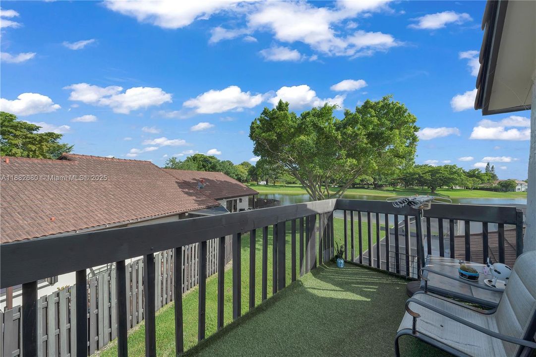 Recientemente alquilado: $3,000 (3 camas, 2 baños, 1560 Pies cuadrados)