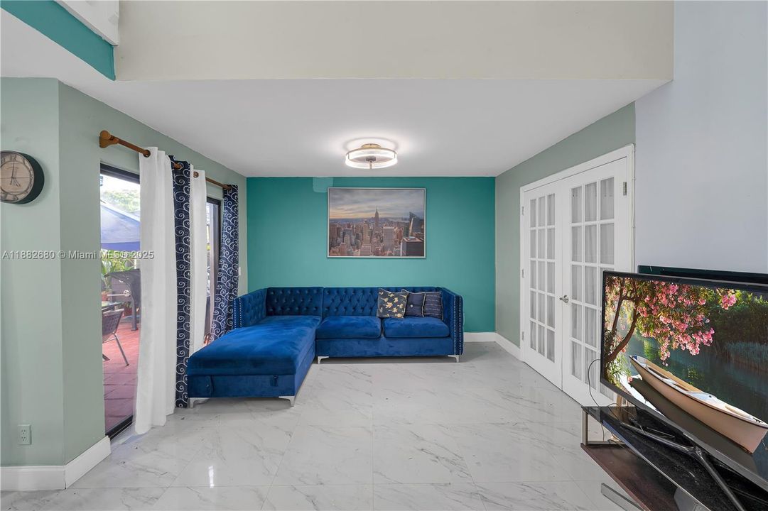 Recientemente alquilado: $3,000 (3 camas, 2 baños, 1560 Pies cuadrados)