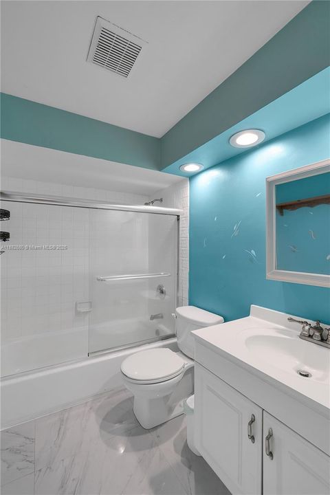 Recientemente alquilado: $3,000 (3 camas, 2 baños, 1560 Pies cuadrados)