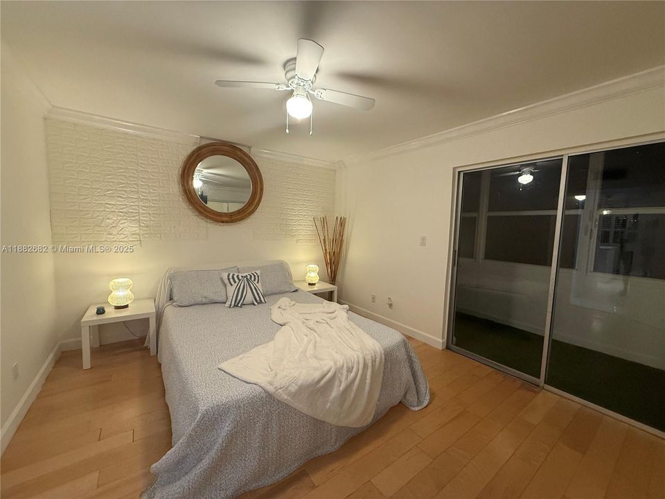 合同活跃: $89,999 (1 贝兹, 1 浴室, 590 平方英尺)