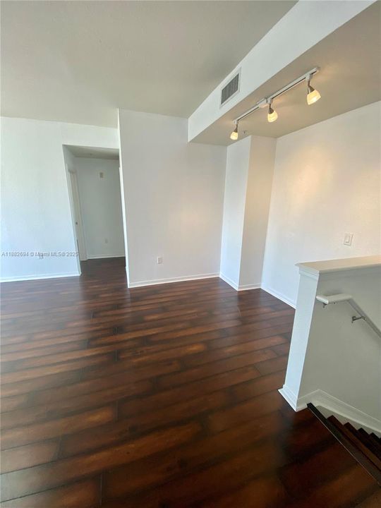 最近售出: $264,000 (1 贝兹, 1 浴室, 846 平方英尺)