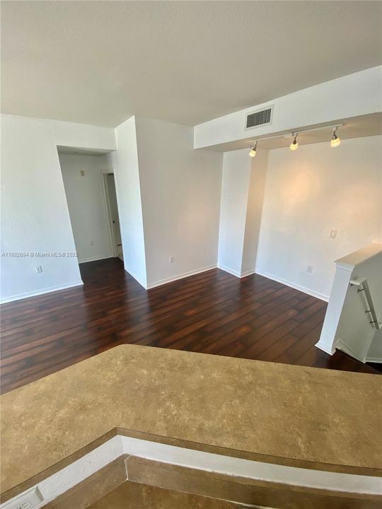 最近售出: $264,000 (1 贝兹, 1 浴室, 846 平方英尺)