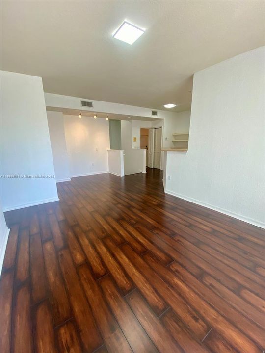 最近售出: $264,000 (1 贝兹, 1 浴室, 846 平方英尺)