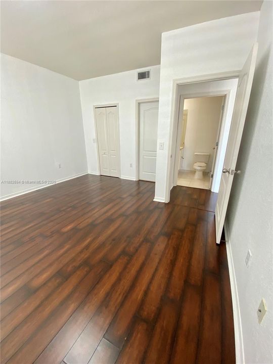 最近售出: $264,000 (1 贝兹, 1 浴室, 846 平方英尺)