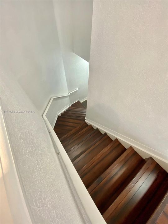 最近售出: $264,000 (1 贝兹, 1 浴室, 846 平方英尺)