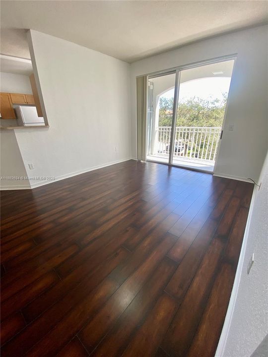 最近售出: $264,000 (1 贝兹, 1 浴室, 846 平方英尺)