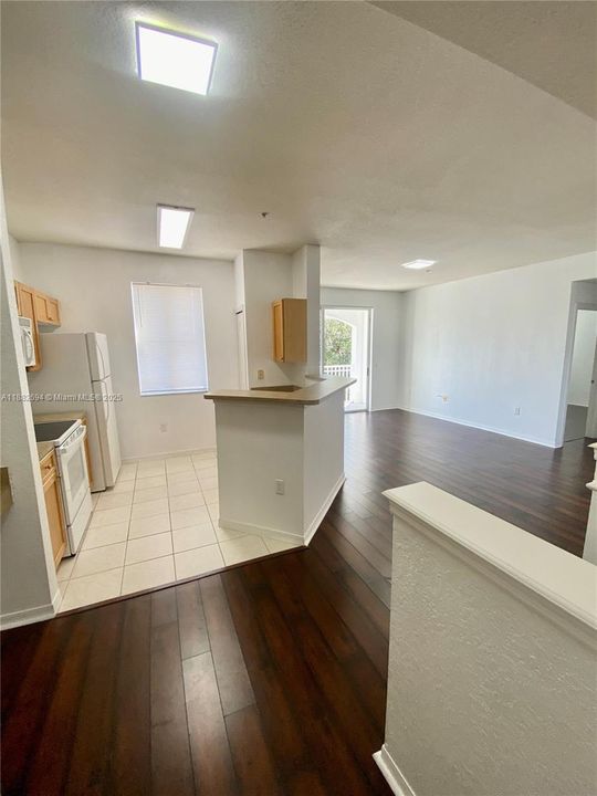 最近售出: $264,000 (1 贝兹, 1 浴室, 846 平方英尺)