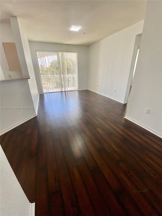 最近售出: $264,000 (1 贝兹, 1 浴室, 846 平方英尺)