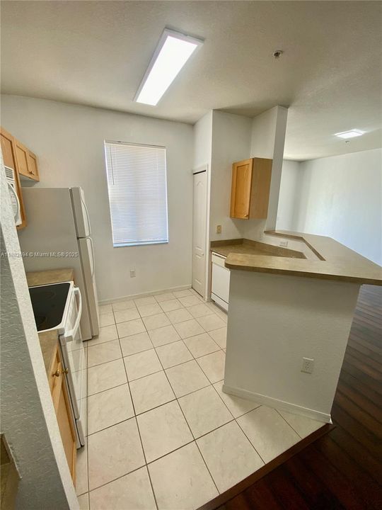 最近售出: $264,000 (1 贝兹, 1 浴室, 846 平方英尺)