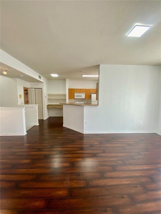 最近售出: $264,000 (1 贝兹, 1 浴室, 846 平方英尺)