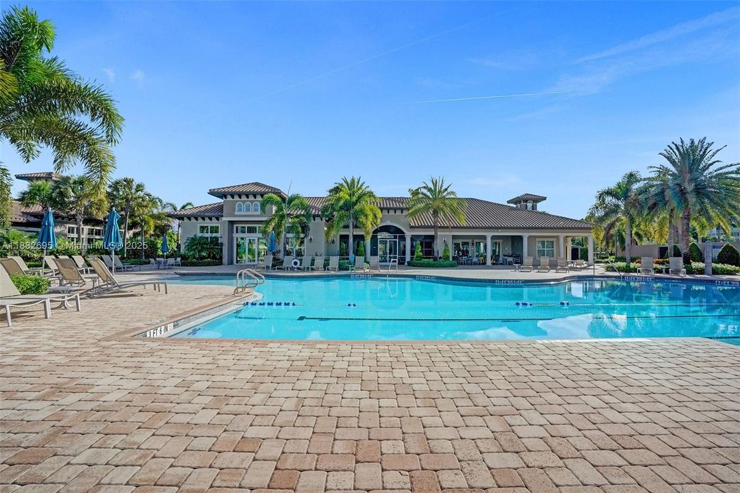 合同活跃: $3,990 (3 贝兹, 2 浴室, 1780 平方英尺)