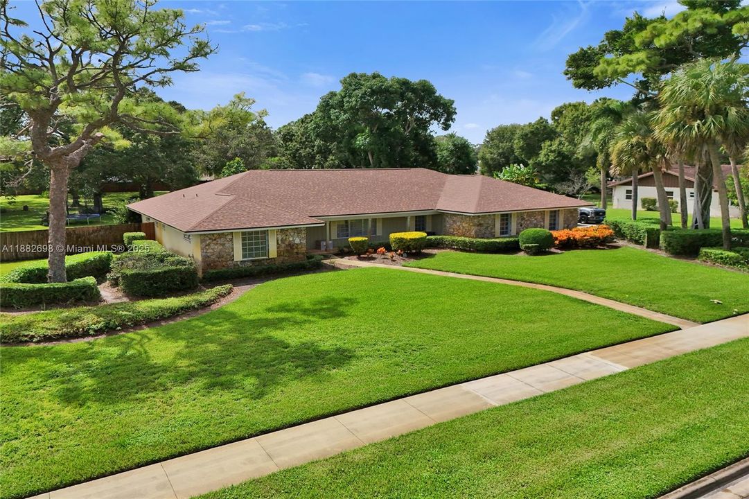 For Sale: $685,000 (4 beds, 3 baths, 3347 Square Feet)