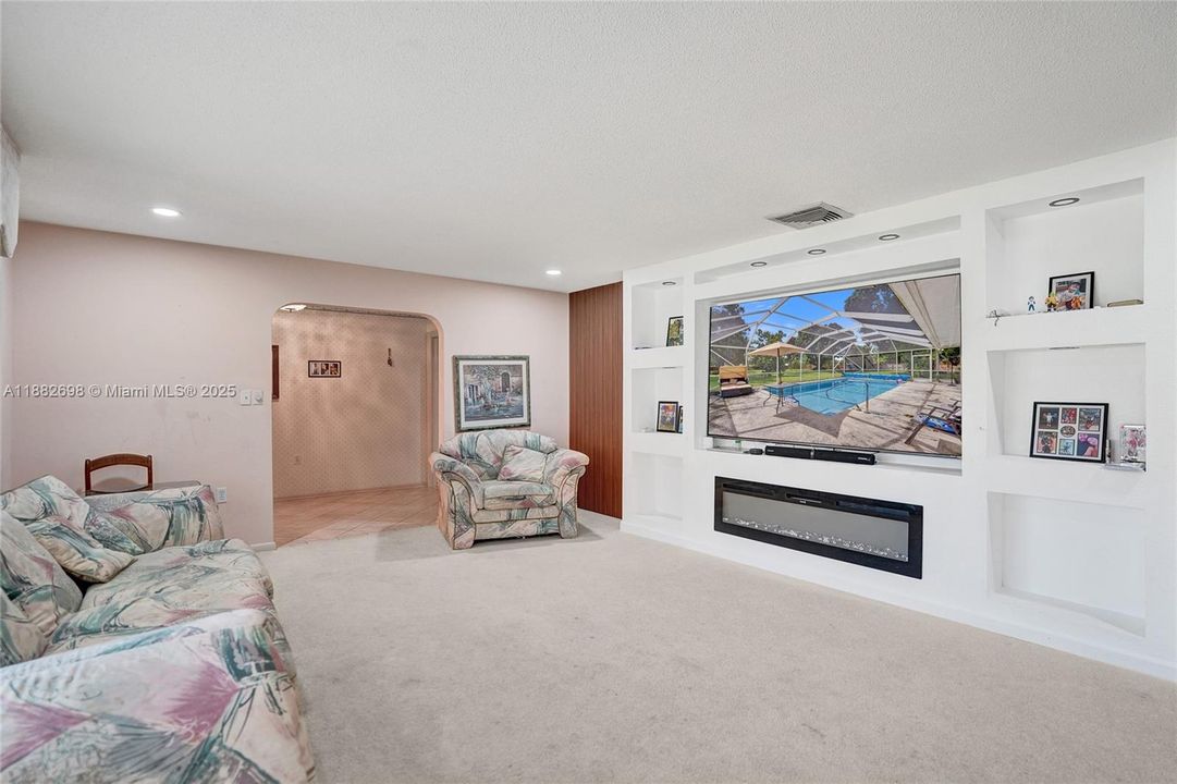 For Sale: $685,000 (4 beds, 3 baths, 3347 Square Feet)