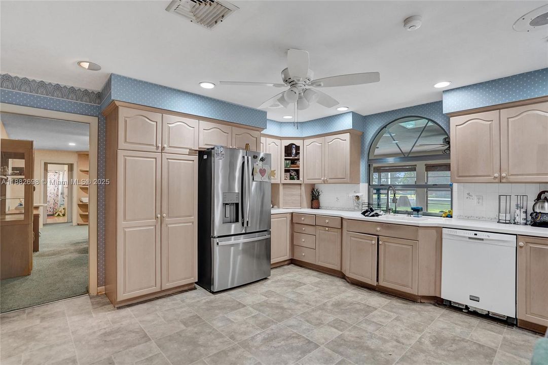 For Sale: $685,000 (4 beds, 3 baths, 3347 Square Feet)