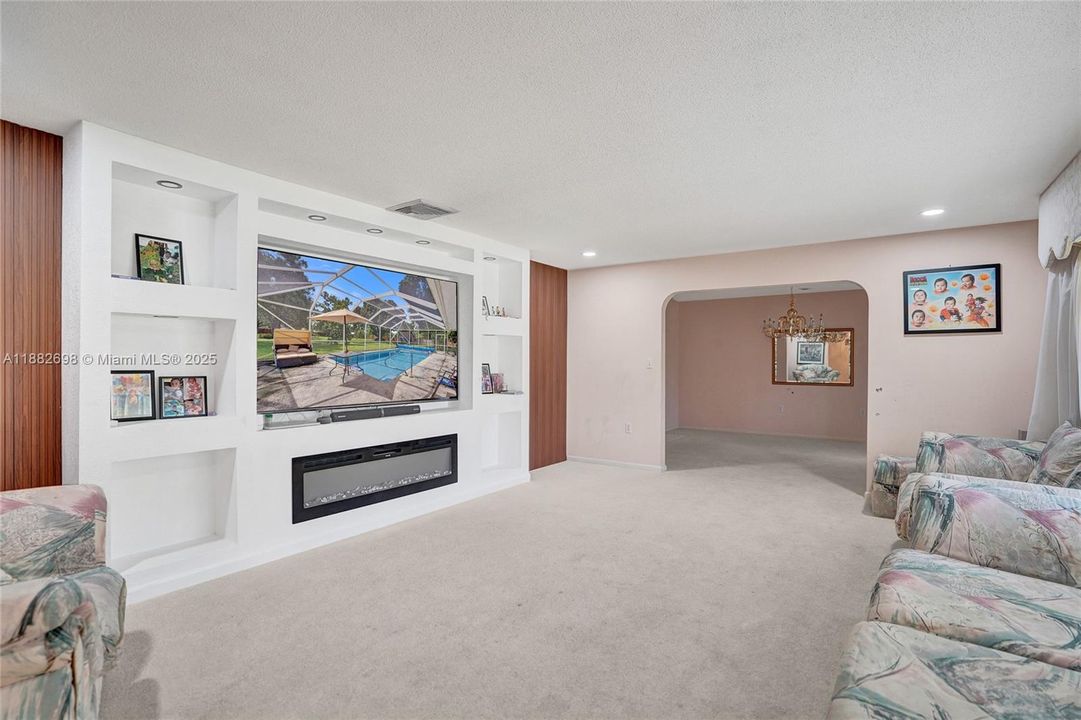 For Sale: $685,000 (4 beds, 3 baths, 3347 Square Feet)