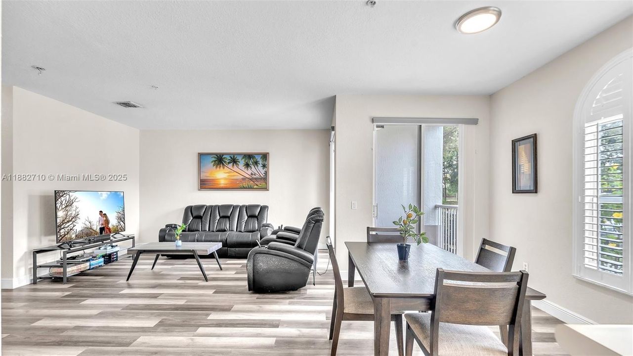 Recently Rented: $2,500 (3 beds, 2 baths, 1340 Square Feet)