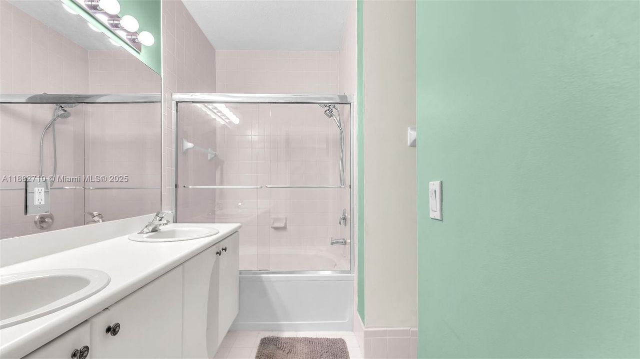 Recently Rented: $2,500 (3 beds, 2 baths, 1340 Square Feet)