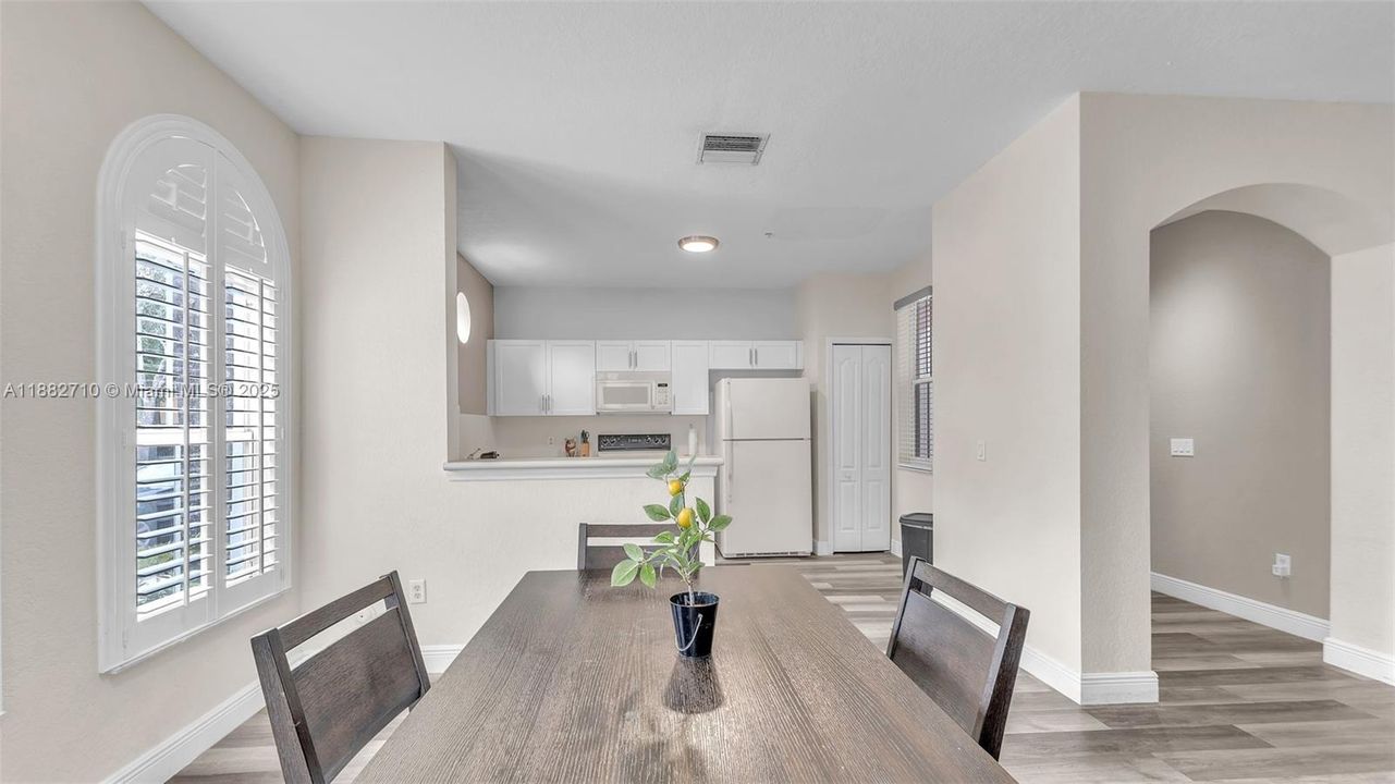 Recently Rented: $2,500 (3 beds, 2 baths, 1340 Square Feet)