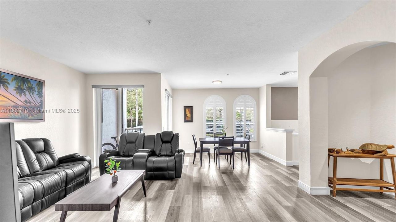 Recently Rented: $2,500 (3 beds, 2 baths, 1340 Square Feet)