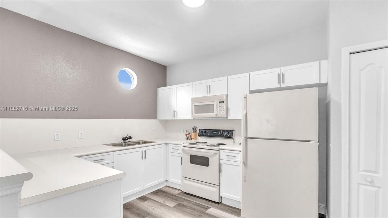 Recently Rented: $2,500 (3 beds, 2 baths, 1340 Square Feet)