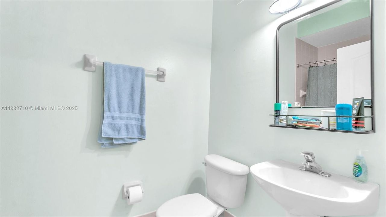 Recently Rented: $2,500 (3 beds, 2 baths, 1340 Square Feet)